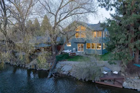 615 NW Riverfront St, Bend, OR 97703