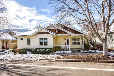 809 N Mountain Ave, Ashland, OR 97520