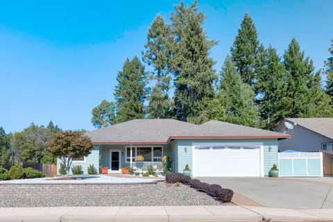 281 Merlot Dr, Cave Junction, OR 97523