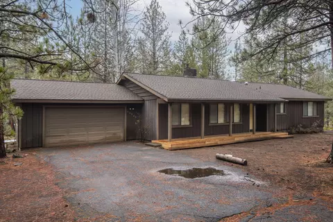 60205 Ridgeview Dr E, Bend, OR 97702