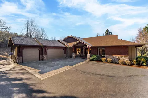 601 Stone Canyon Dr, Grants Pass, OR 97527