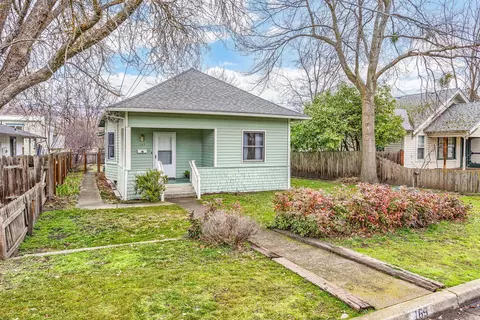 169 Ohio St, Ashland, OR 97520