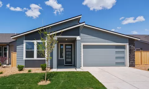 2890 NE Pinnacle Pl #LOT 19, Bend, OR 97701