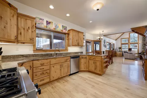 Kitchen - 14243 Whitewater Loop, La Pine, OR 97739 photo 1 of 3
