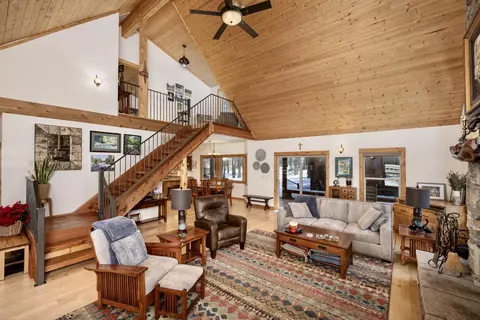 Living - 14243 Whitewater Loop, La Pine, OR 97739 photo 3 of 4