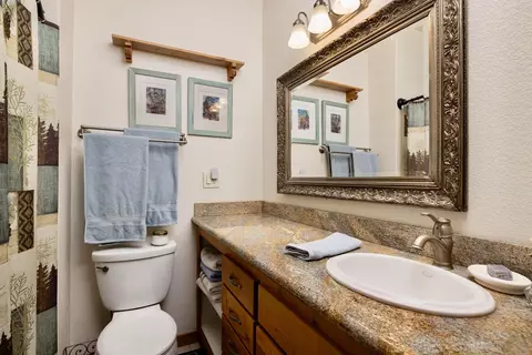 Bath - 14243 Whitewater Loop, La Pine, OR 97739 photo 3 of 4
