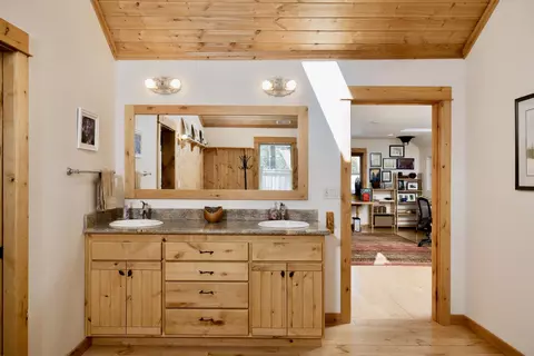 Bath - 14243 Whitewater Loop, La Pine, OR 97739 photo 1 of 4
