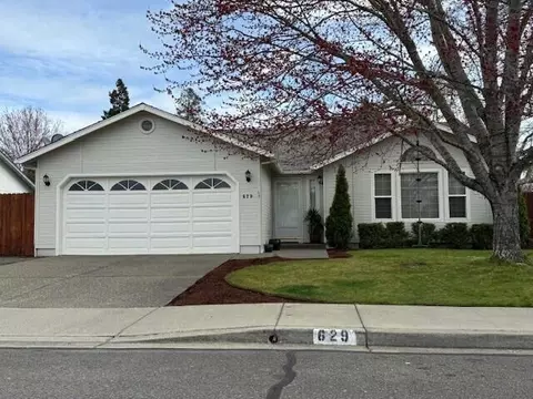 629 SW Leonard St, Grants Pass, OR 97526