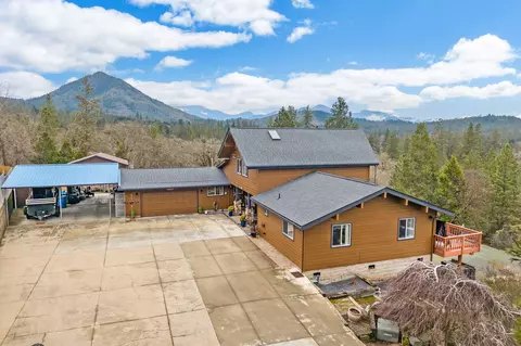 301 Trollview Rd, Grants Pass, OR 97527
