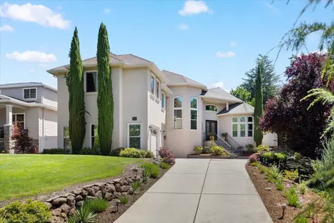351 Stanford Ave, Medford, OR 97504