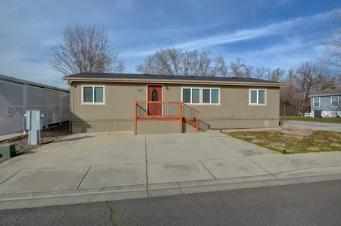 10 E South Stage Rd #SPC 87, Medford, OR 97501