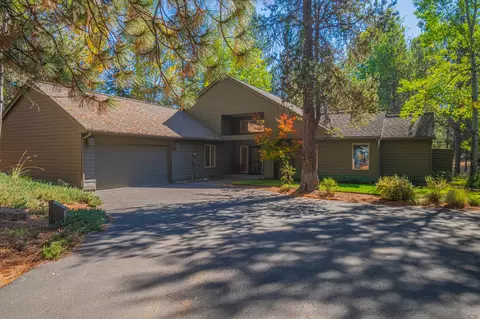 17749 Red Wing Ln, Sunriver, OR 97707