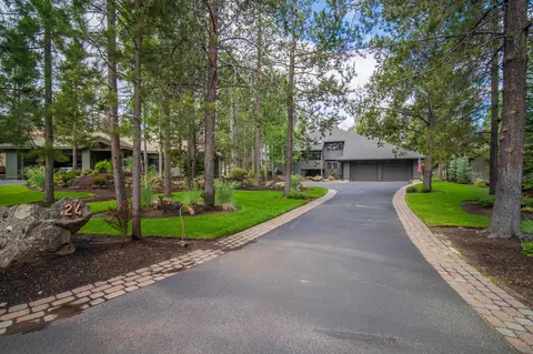 57693 Cottonwood Ln, Sunriver, OR 97707