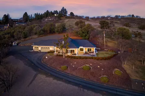 4195 Aerial Heights Dr, Medford, OR 97504