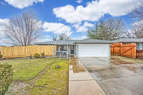 3051 Delta Waters Rd, Medford, OR 97504