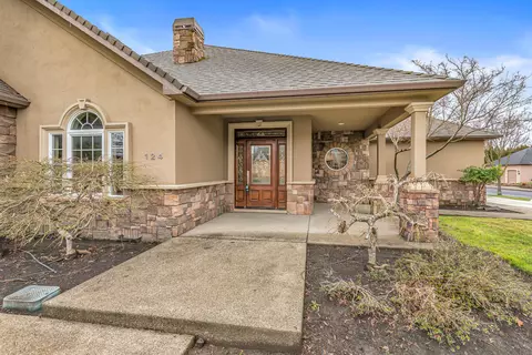 Exterior - 124 Bellerive Dr, Eagle Point, OR 97524 photo 6 of 10