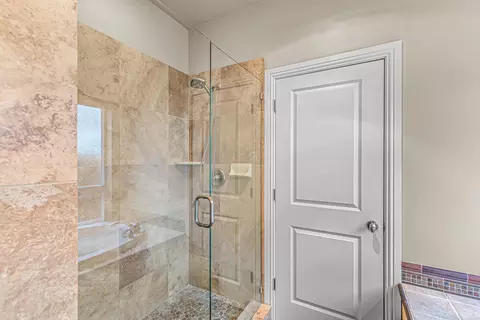 Bath - 124 Bellerive Dr, Eagle Point, OR 97524 photo 1 of 6