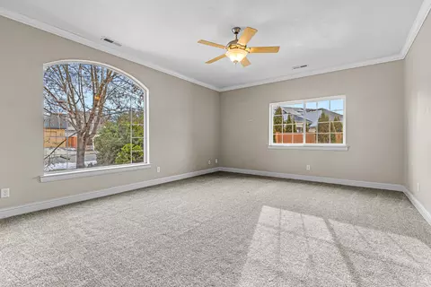 Living - 124 Bellerive Dr, Eagle Point, OR 97524 photo 6 of 6