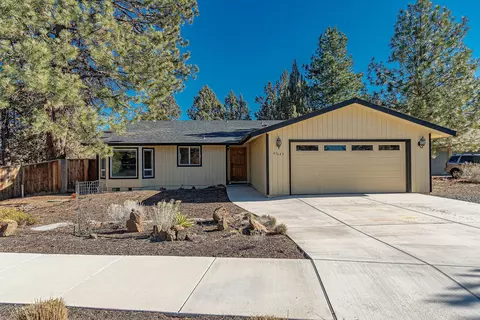 61647 Summer Shade Dr, Bend, OR 97702