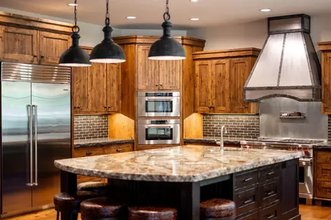 Kitchen - 56545 Sunstone Loop #121, Bend, OR 97707 photo 3 of 16
