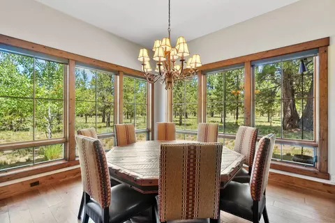 Dining - 56545 Sunstone Loop #121, Bend, OR 97707 photo 1 of 4