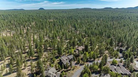 View/Area - 56545 Sunstone Loop #121, Bend, OR 97707 photo 11 of 12