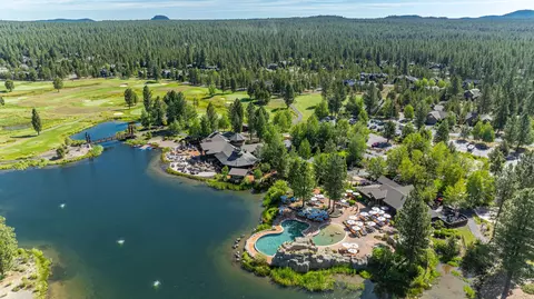 View/Area - 56545 Sunstone Loop #121, Bend, OR 97707 photo 4 of 12