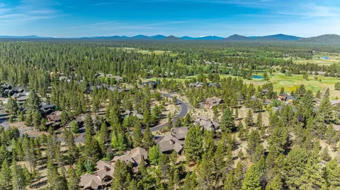 View/Area - 56545 Sunstone Loop #121, Bend, OR 97707 photo 3 of 12
