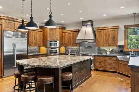Kitchen - 56545 Sunstone Loop #121, Bend, OR 97707 photo 11 of 16