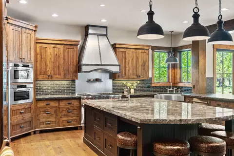 Kitchen - 56545 Sunstone Loop #121, Bend, OR 97707 photo 16 of 16