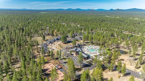 View/Area - 56545 Sunstone Loop #121, Bend, OR 97707 photo 10 of 12