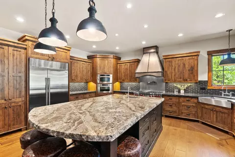 Kitchen - 56545 Sunstone Loop #121, Bend, OR 97707 photo 12 of 16