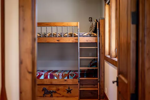 Bedroom - 56545 Sunstone Loop #121, Bend, OR 97707 photo 6 of 13