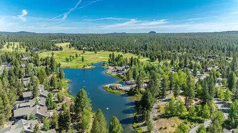 View/Area - 56545 Sunstone Loop #121, Bend, OR 97707 photo 6 of 12