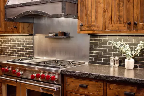 Kitchen - 56545 Sunstone Loop #121, Bend, OR 97707 photo 8 of 16