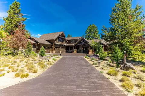 Exterior - 56545 Sunstone Loop #121, Bend, OR 97707 photo 4 of 17