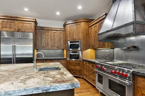 Kitchen - 56545 Sunstone Loop #121, Bend, OR 97707 photo 15 of 16