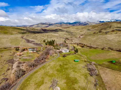1720 N Mountain Ave, Ashland, OR 97520