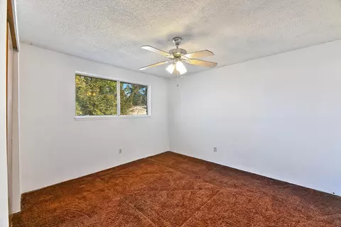 Bedroom - 3620 Hilsinger Rd, Phoenix, OR 97535 photo 2 of 3