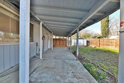 Exterior - 3620 Hilsinger Rd, Phoenix, OR 97535 photo 5 of 6