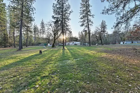 7310 W Evans Creek Rd, Rogue River, OR 97537