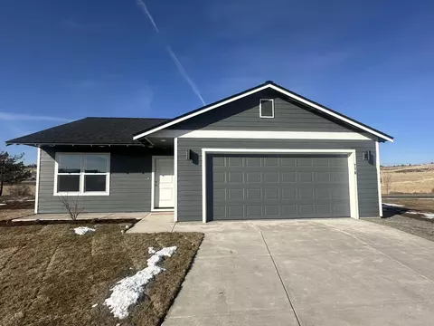 725 NE Mccampbell St #99, Madras, OR 97741