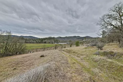 13546 Highway 140, Eagle Point, OR 97524 photo 4
