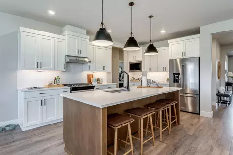 3955 NE Oakside Loop, Bend, OR 97701 photo 4