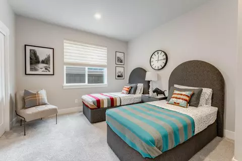 3955 NE Oakside Loop, Bend, OR 97701 photo 8