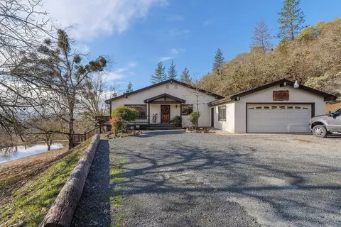 240 Rancho Vista Dr, Grants Pass, OR 97526