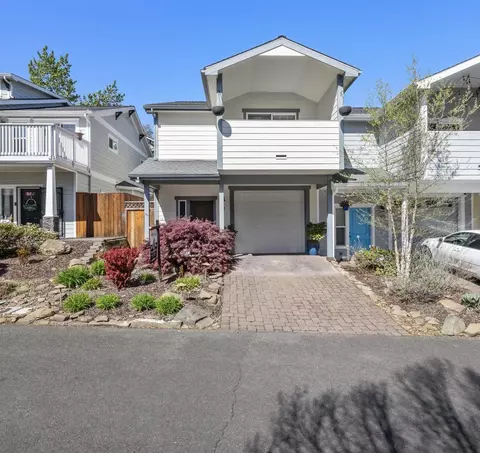 111 Mccully Ln, Jacksonville, OR 97530