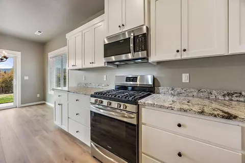 353 Cheney Loop, Central Point, OR 97502 photo 21
