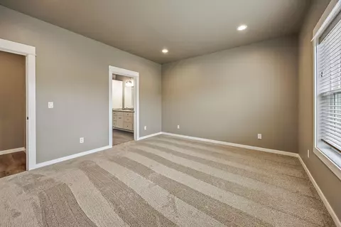 353 Cheney Loop, Central Point, OR 97502 photo 30