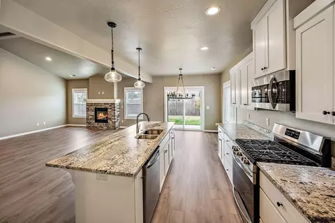 353 Cheney Loop, Central Point, OR 97502 photo 24